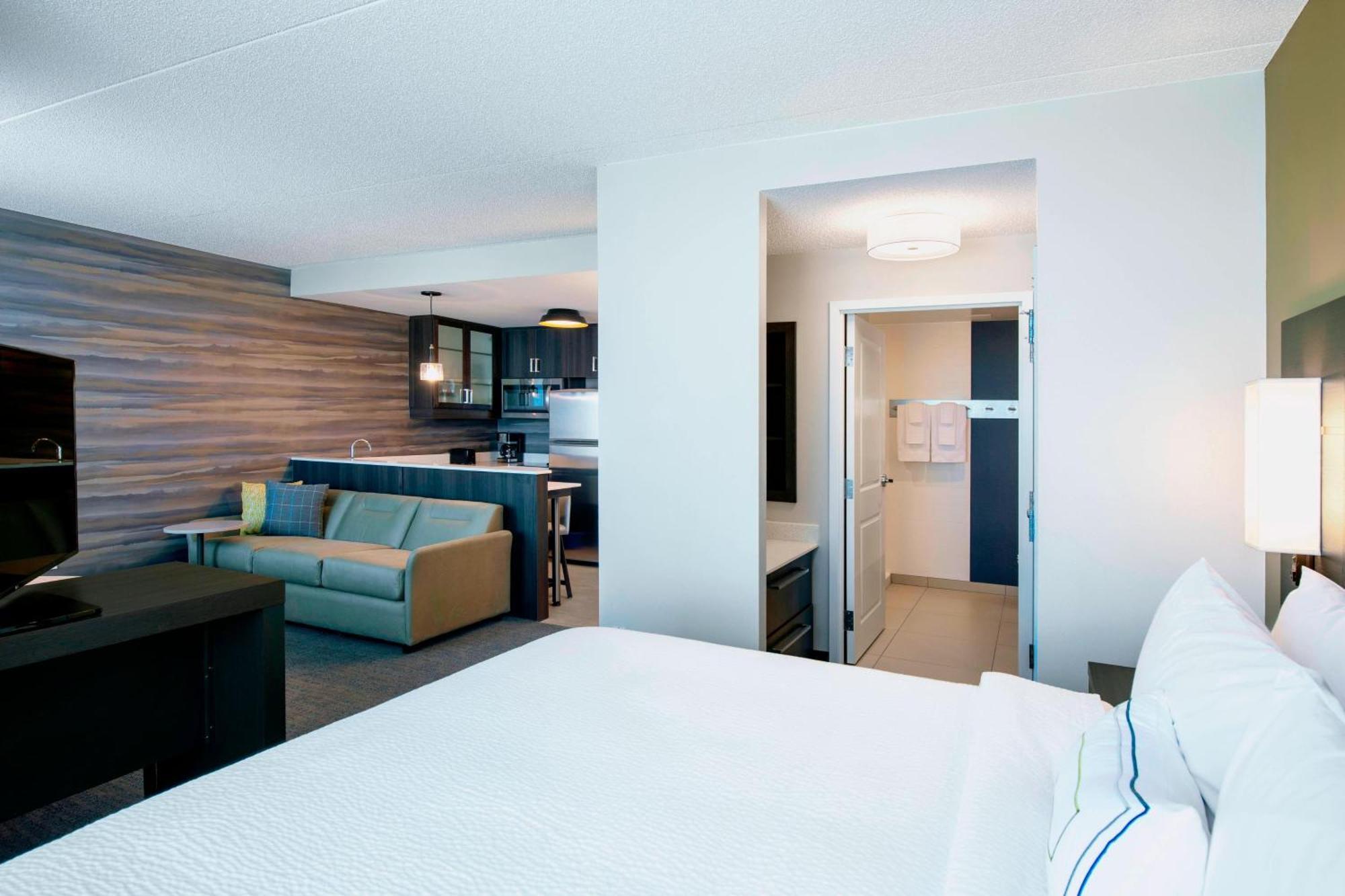 Hotel By Marriott